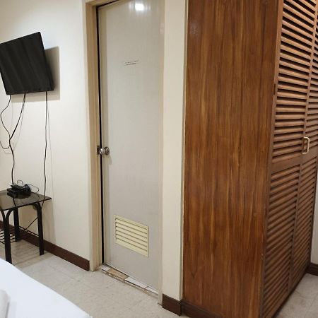 Mactan Pension House Lapu-Lapu City Exterior photo