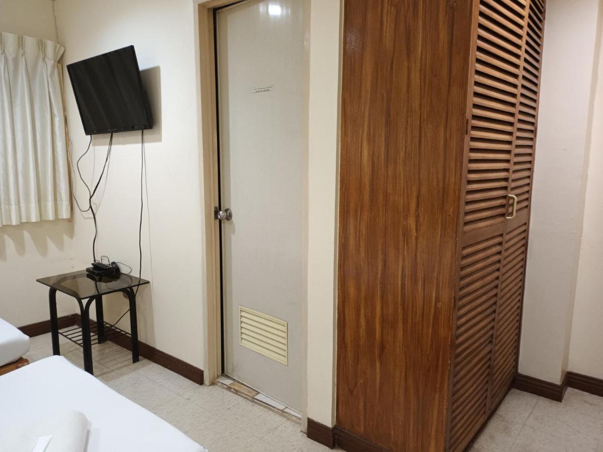 Mactan Pension House Lapu-Lapu City Exterior photo